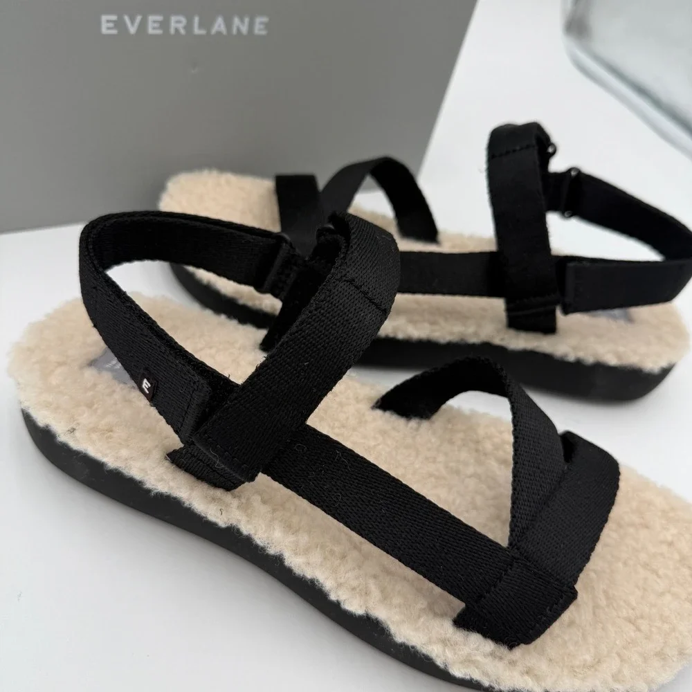 Everlane NEW NWB The ReNew Teddy Sport Sandals Sherpa Lined Strappy Black 7 - Picture 2 of 7